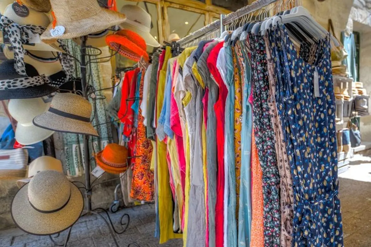 Saldi, anche a Vibo si parte sabato: «Sosteniamo l'economia del territorio»