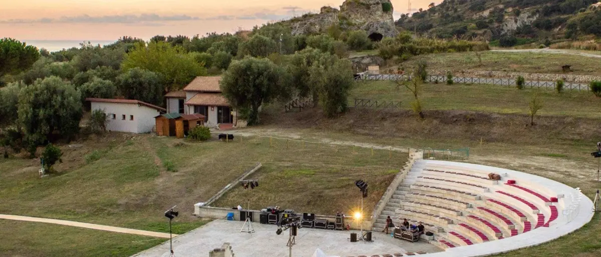 Ricadi, Avvistamenti Teatrali: domani di scena lo spettacolo “Antropolaroid”