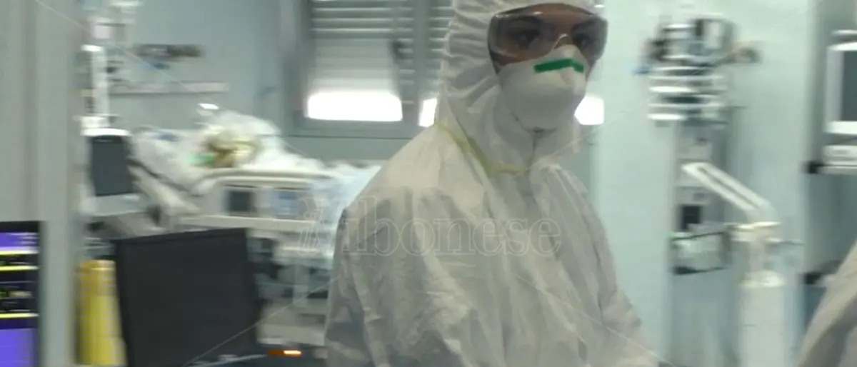 Covid, variante Omicron: anche tre calabresi tra i contatti del paziente zero