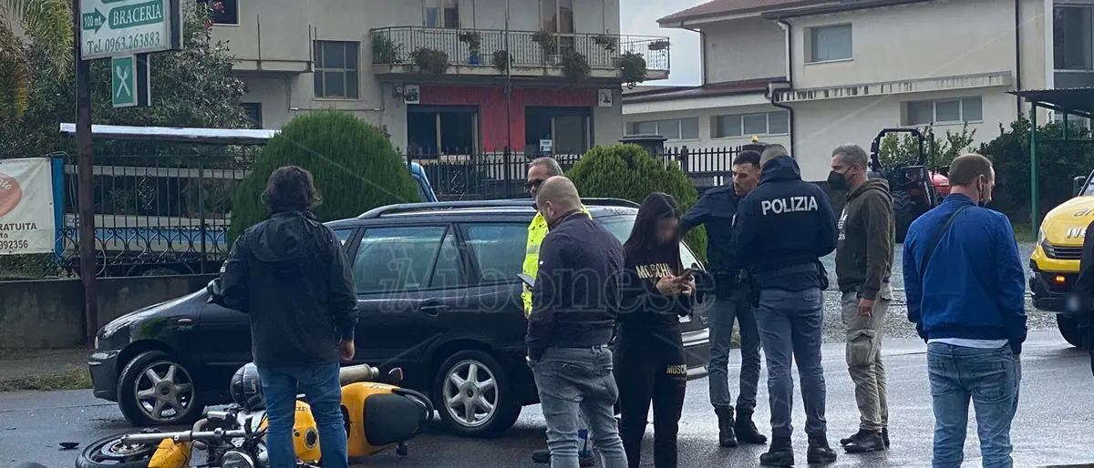Incidente sulla Ss18 a Vibo: un ferito nello scontro tra un'auto e una moto