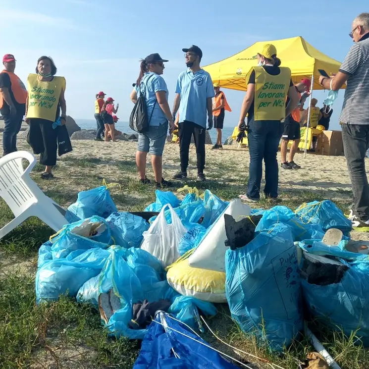 Legambiente scende in campo a Bivona per ripulire la foce del torrente Sant'Anna