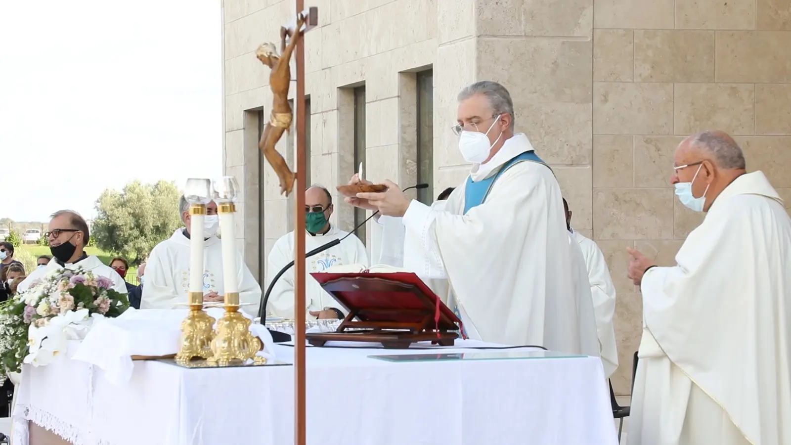 Fondazione Natuzza, stuolo di fedeli per commemorare l'arrivo della statua della Vergine a Paravati