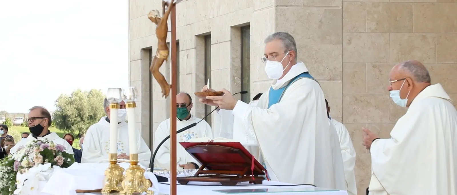 Fondazione Natuzza, stuolo di fedeli per commemorare l'arrivo della statua della Vergine a Paravati