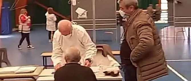 Covid, il Palazzetto dello sport di Badia centro vaccini per Nicotera e Limbadi