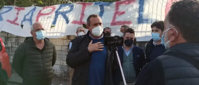 Soriano, dopo Tansi anche de Magistris visita l’ospedale dismesso: «Era un’eccellenza»