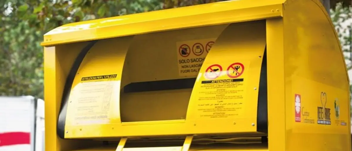 Vibo, al via da maggio la raccolta a domicilio di vestiti e scarpe