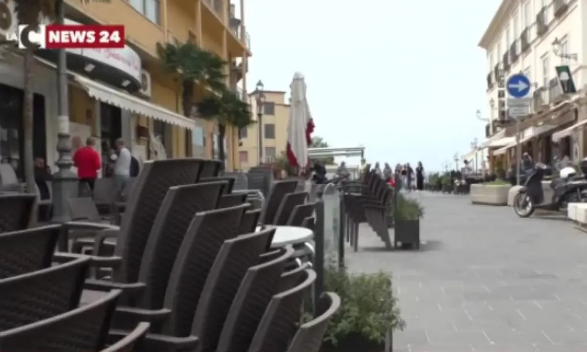 Pizzo, Primo maggio amaro nella città del gelato: c’è chi arriva da Napoli e trova (quasi) tutto chiuso – Video