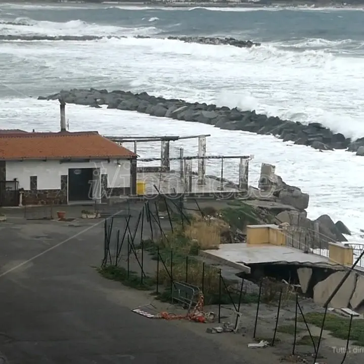 Abusivismo a Vibo Marina, il Chiosco azzurro verso la demolizione