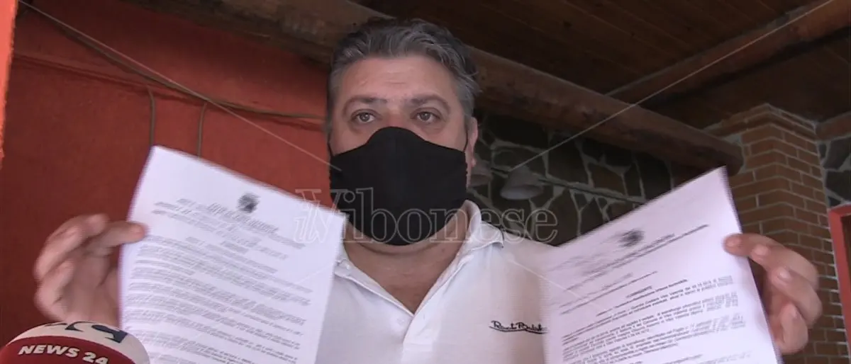 Vibo Marina, il Comune ordina la demolizione della Capannina: «Giù le mani, è casa mia» - Video