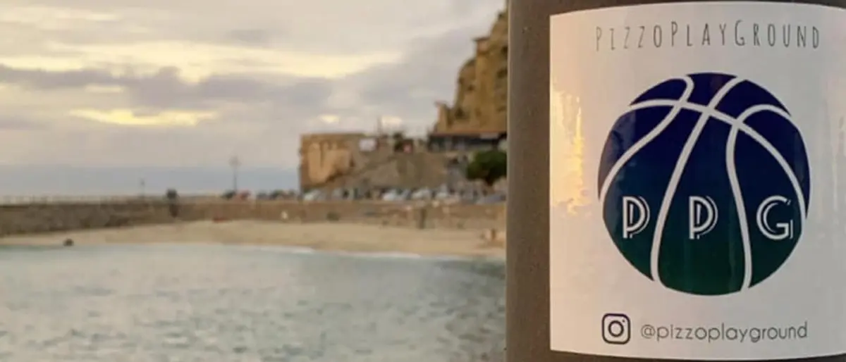 Pizzo, una raccolta fondi per costruire un campo da basket