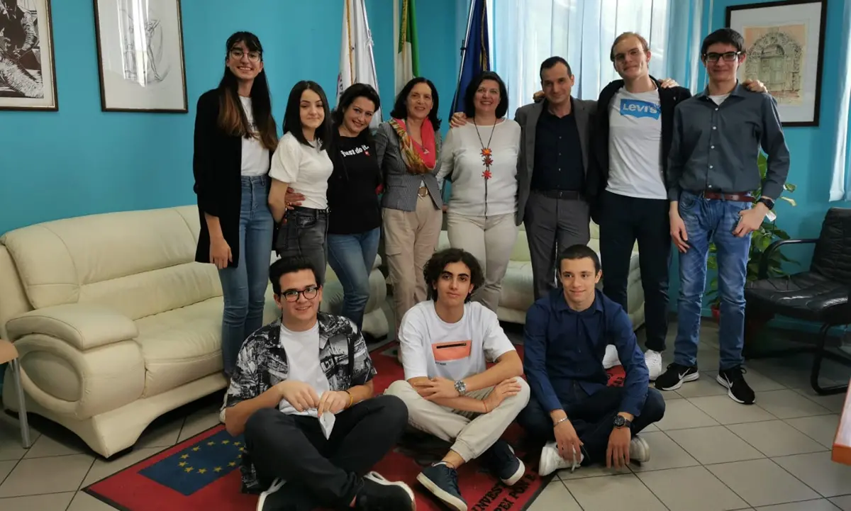 Vibo, il liceo Berto campione di dibattito in inglese: rappresenterà l'Italia a Bruxelles