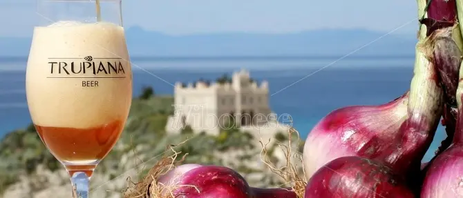 La birra alla cipolla di Tropea: l'invenzione di Antonio grazie alla ricetta del nonno -Video