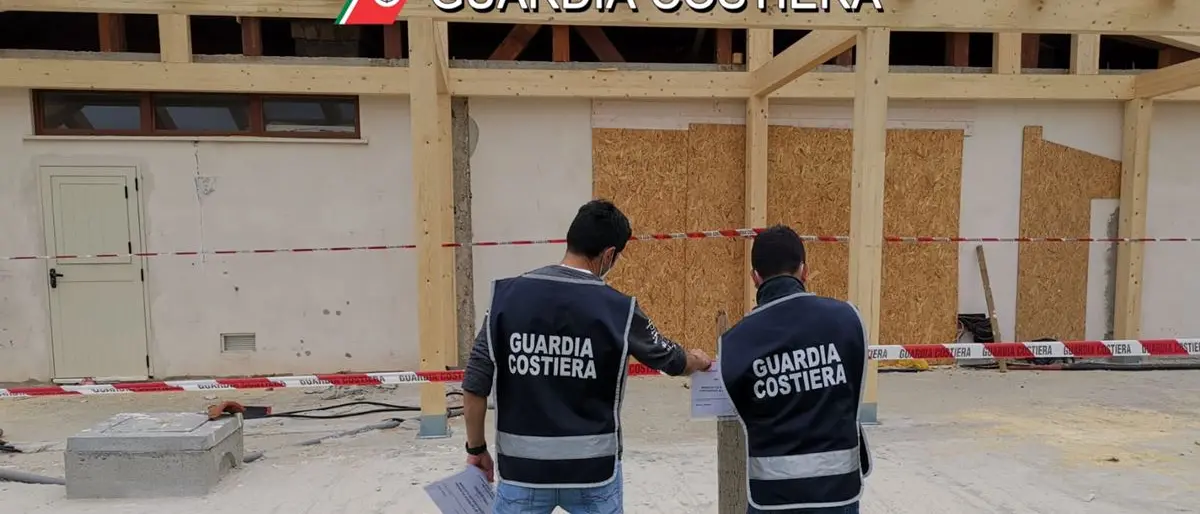 Briatico, lavori non autorizzati in area demaniale: scattano sequestro e denuncia - Video