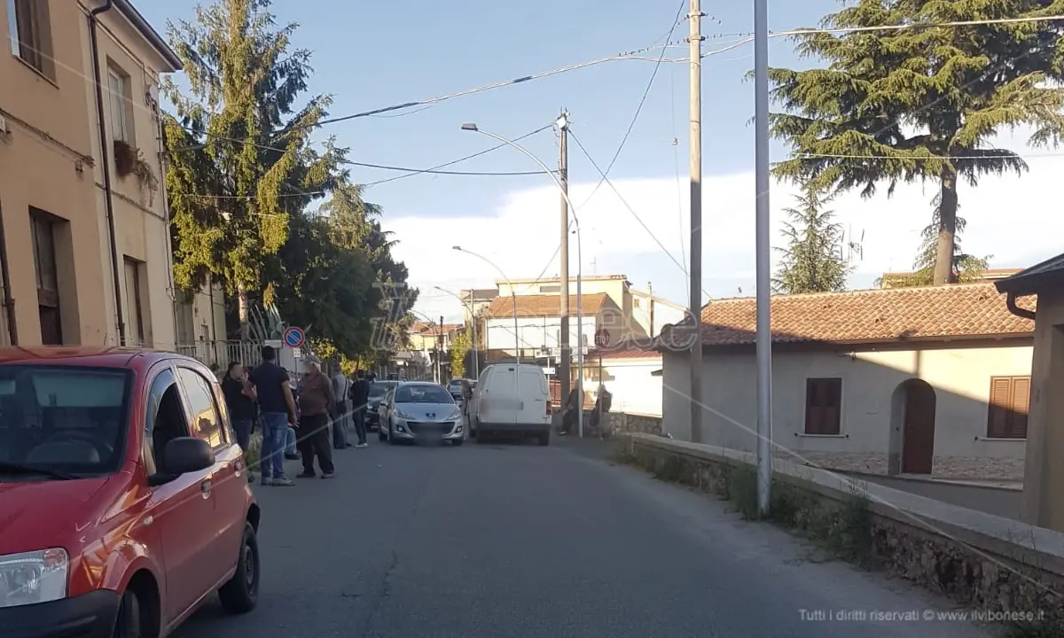 Incidente a San Costantino, bimbo in bici travolto da un furgone: intervenuto l'elisoccorso