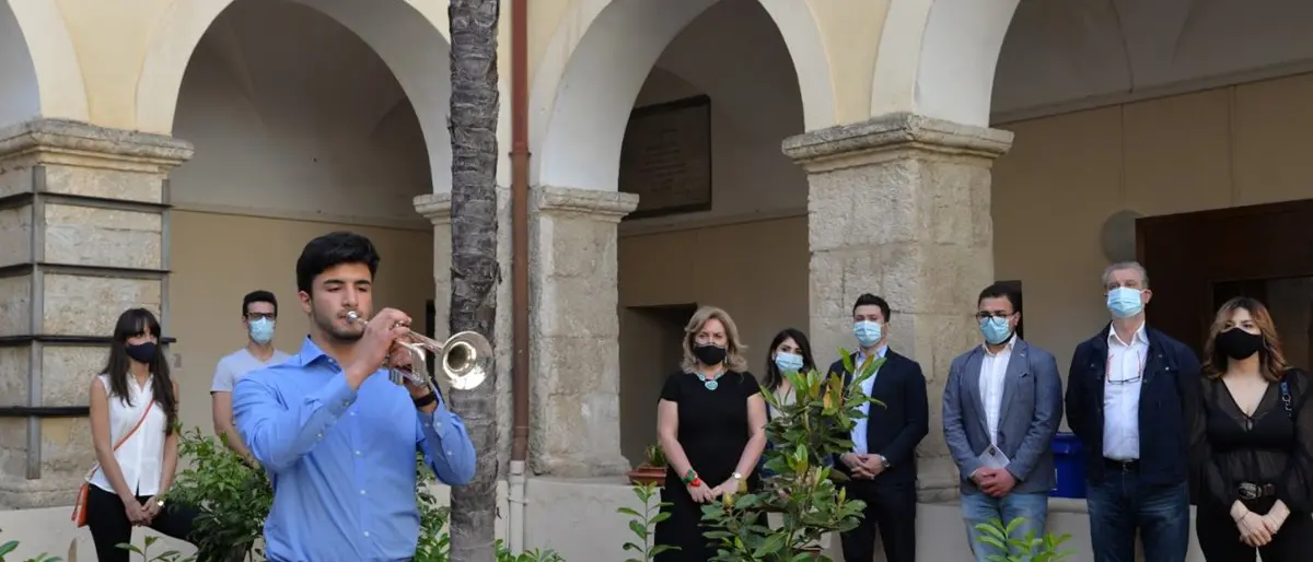 Vibo ricorda strage di Capaci piantando una magnolia sulle note del silenzio
