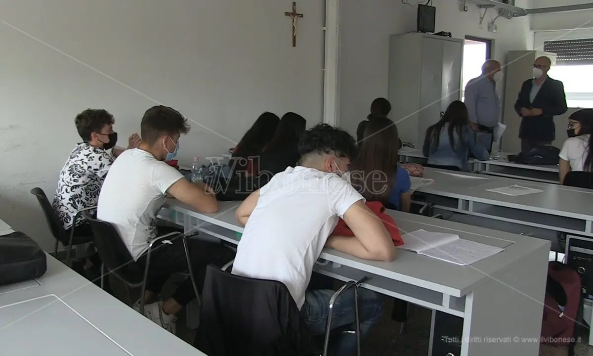 Esami di maturità: come si preparano le scuole vibonesi - Video