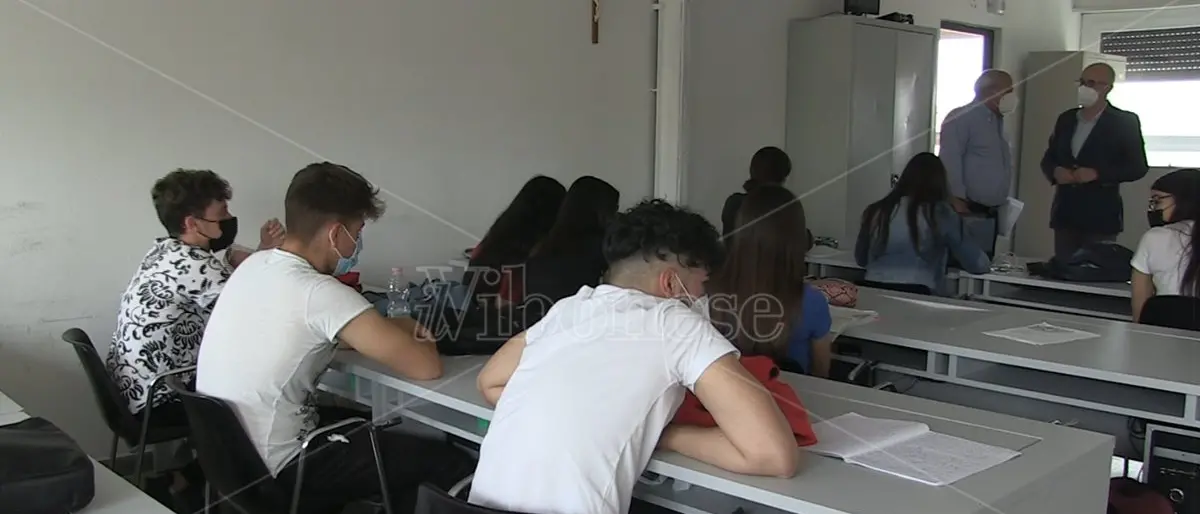 Esami di maturità: come si preparano le scuole vibonesi - Video