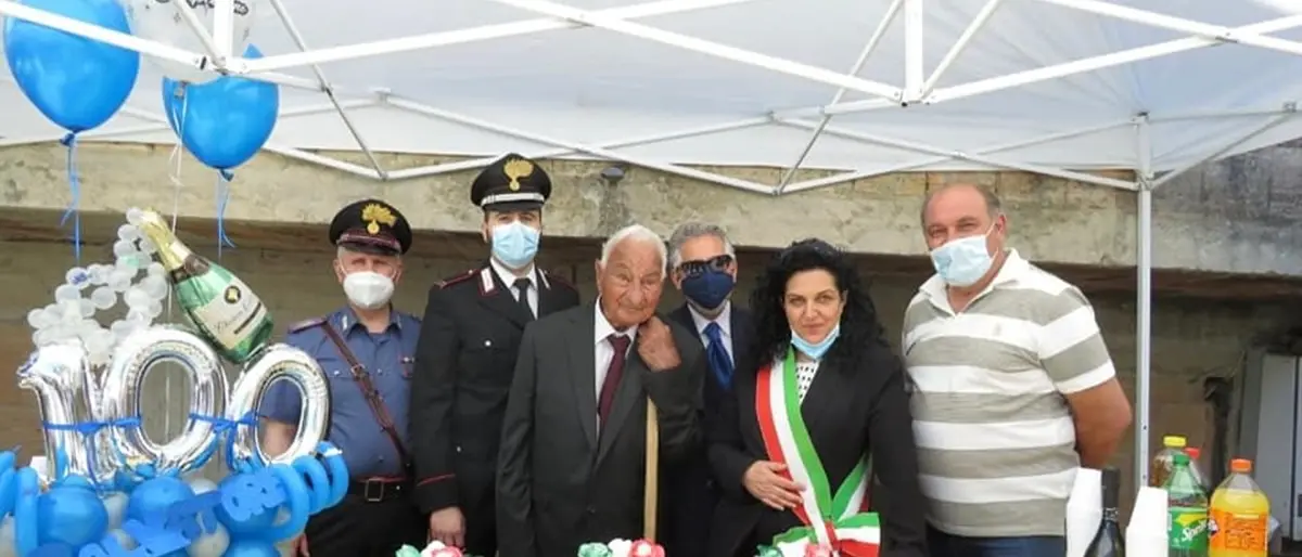 Arzona di Filandari in festa per i cento anni di nonno Salvatore