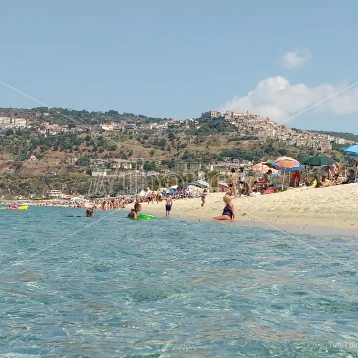 Il Comune di Nicotera riceve la bandiera Verde 2022 per la spiaggia a misura di bambino