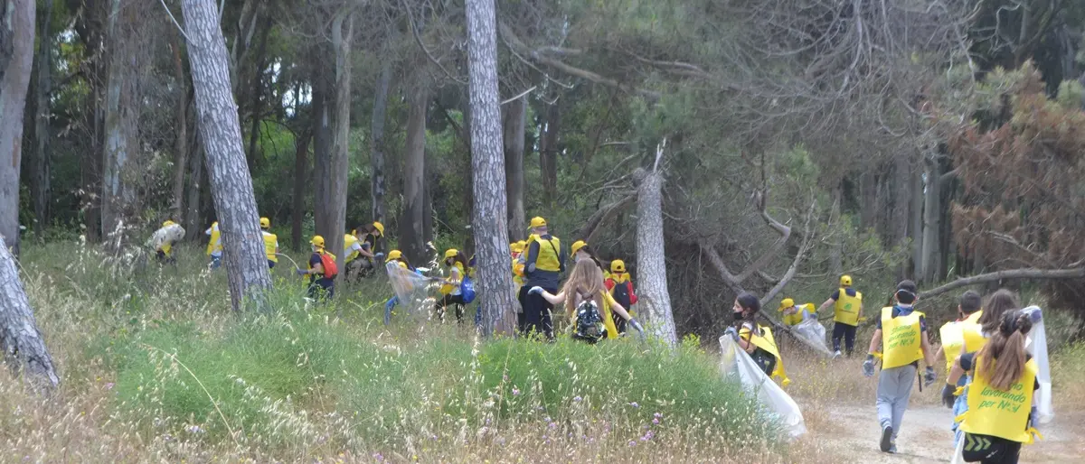 Nicotera Marina, Legambiente e bimbi insieme per pulire la pineta