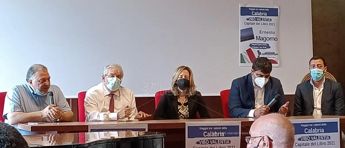 Regionali, Magorno esalta Vibo e lancia le sue idee su lavoro e sanità