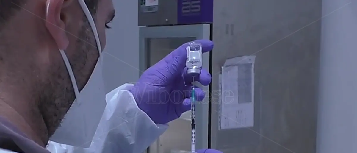 Vaccino anti Covid: «Dose booster protegge all’82% dalla malattia grave»