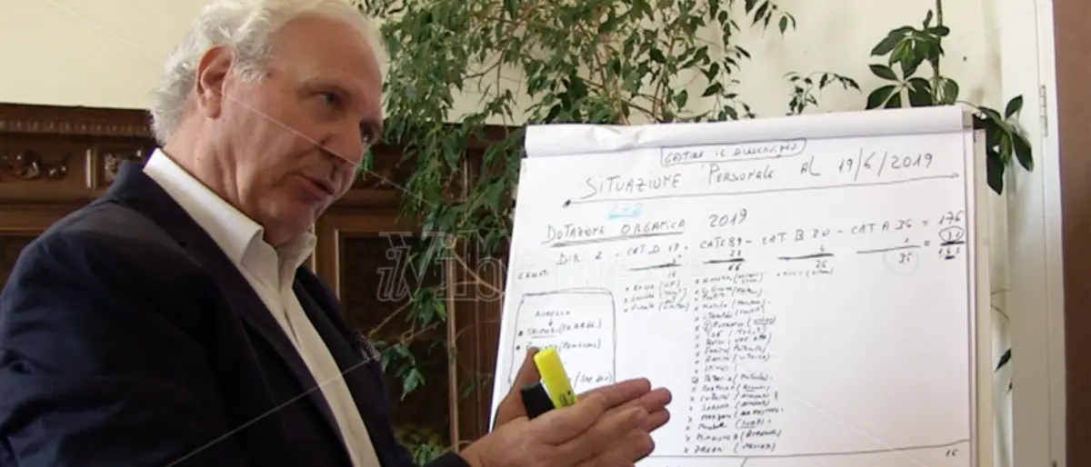 Comune Vibo e salario accessorio, la minoranza: «Primerano rimetta le deleghe e si dimetta»