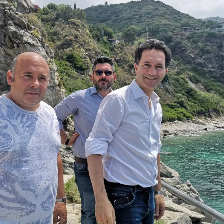 Sopralluogo di Pitaro sul lungomare di Coccorino: «Si metta subito in sicurezza»