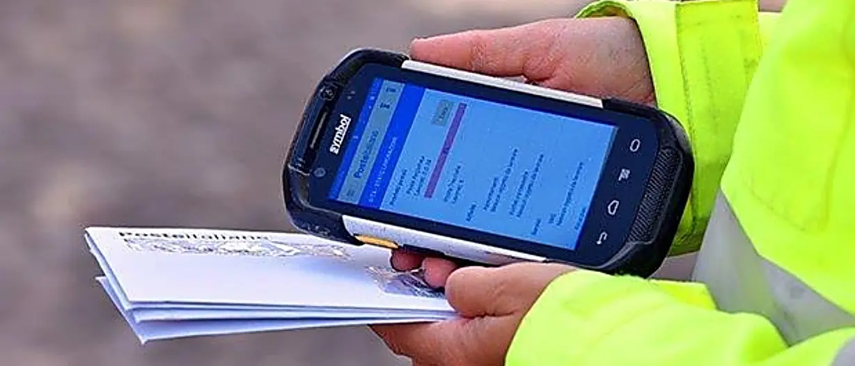 Il postino diventa digitale, a Vibo e Catanzaro attivati 220 palmari