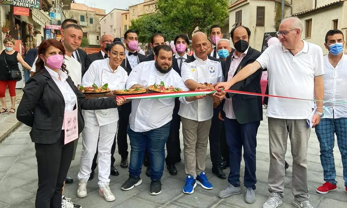 A Tropea il maestro della pizza Sorbillo con i calabresi Fortuna e Malfarà