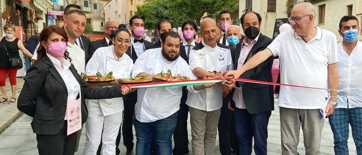 A Tropea il maestro della pizza Sorbillo con i calabresi Fortuna e Malfarà
