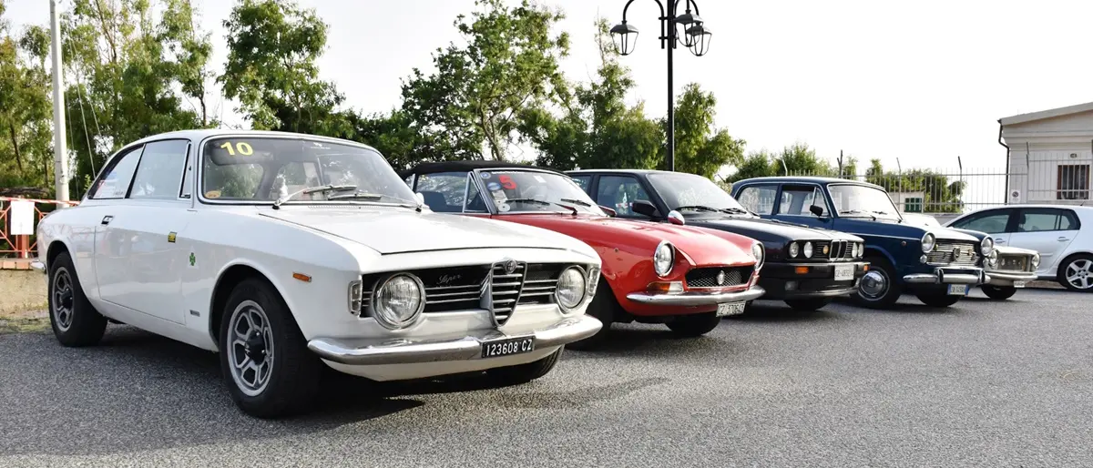 Viaggio tra le bellezze di Capo Vaticano e Tropea con la sfilata di auto storiche