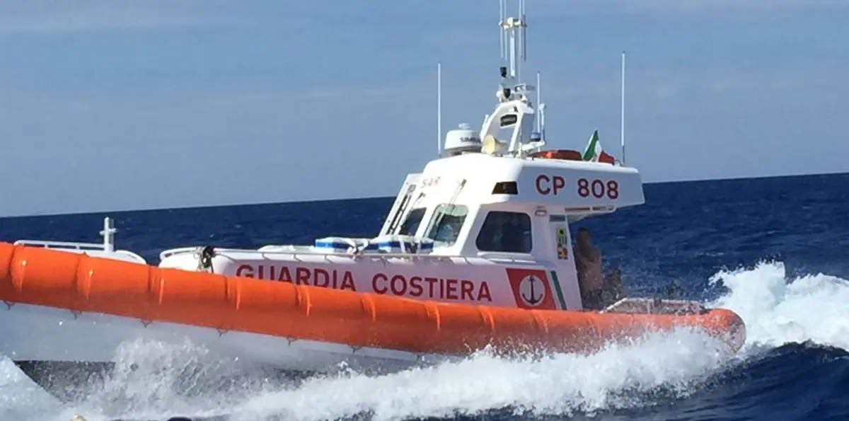 Turista rinvenuto privo di vita in mare a Tropea, indagini in corso