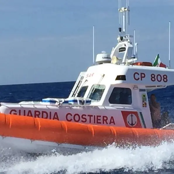 Tragedia a Pizzo, turista di 66 anni muore in spiaggia dopo un malore: inutili i soccorsi