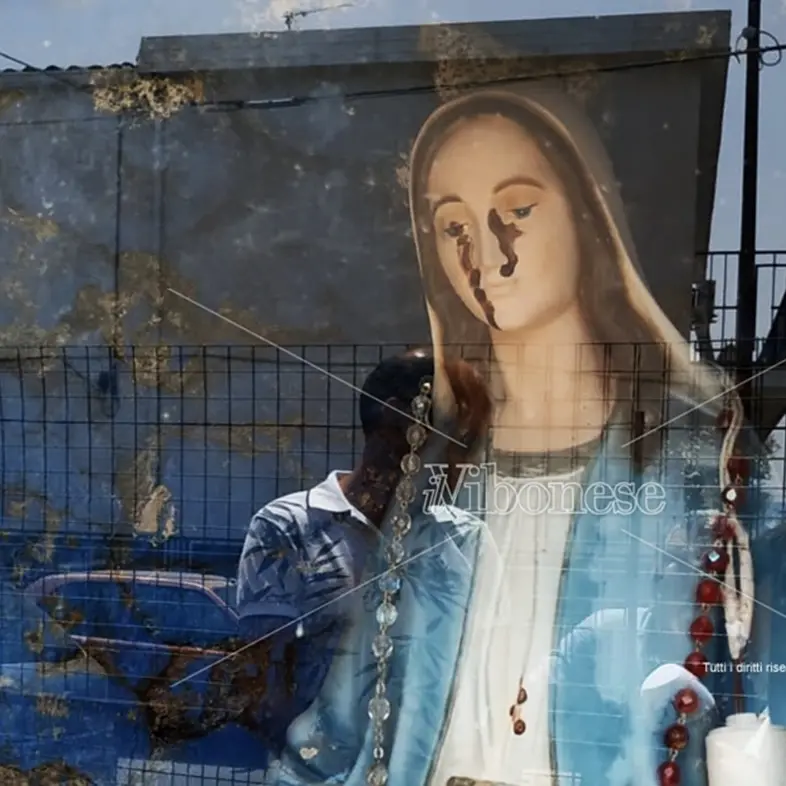 Madonnina \"piange\" a San Gregorio d'Ippona: il liquido non è sangue