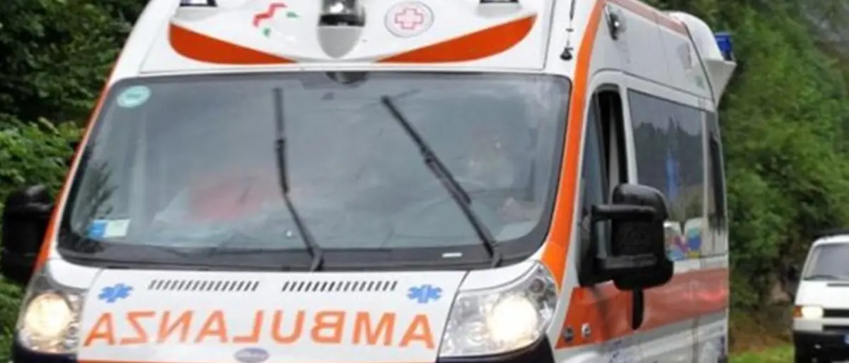 Incidente nel Cosentino: auto sbanda e finisce contro il guardrail: morto 31enne