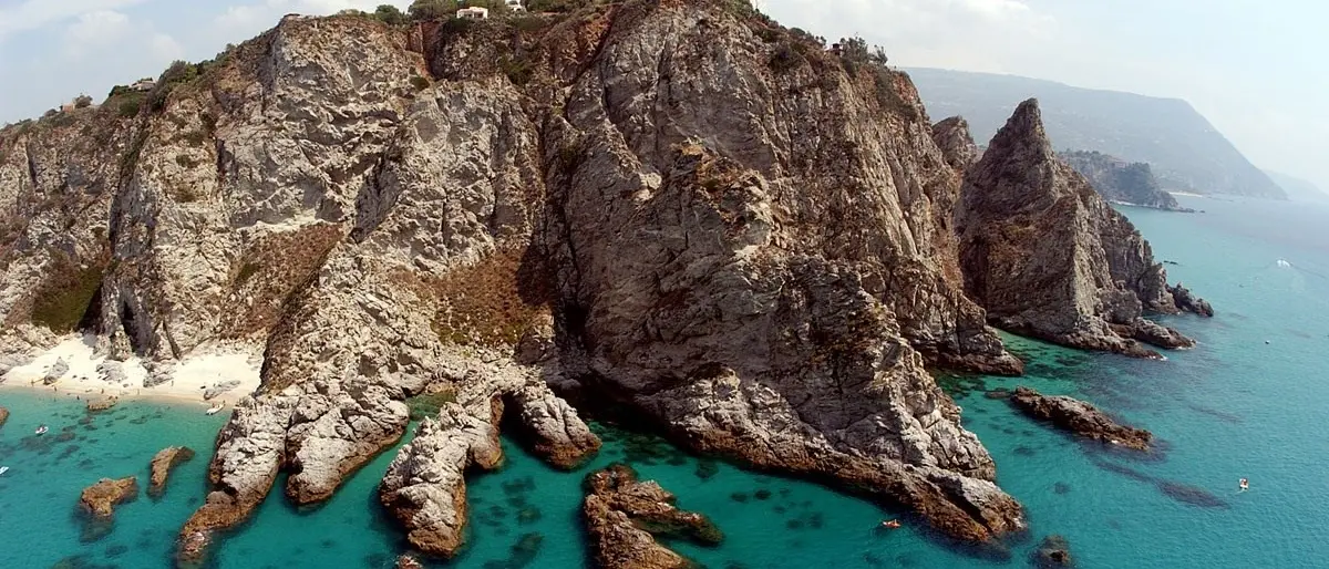 Al largo di Capo Vaticano un'esercitazione sull'ammaraggio di un aereo