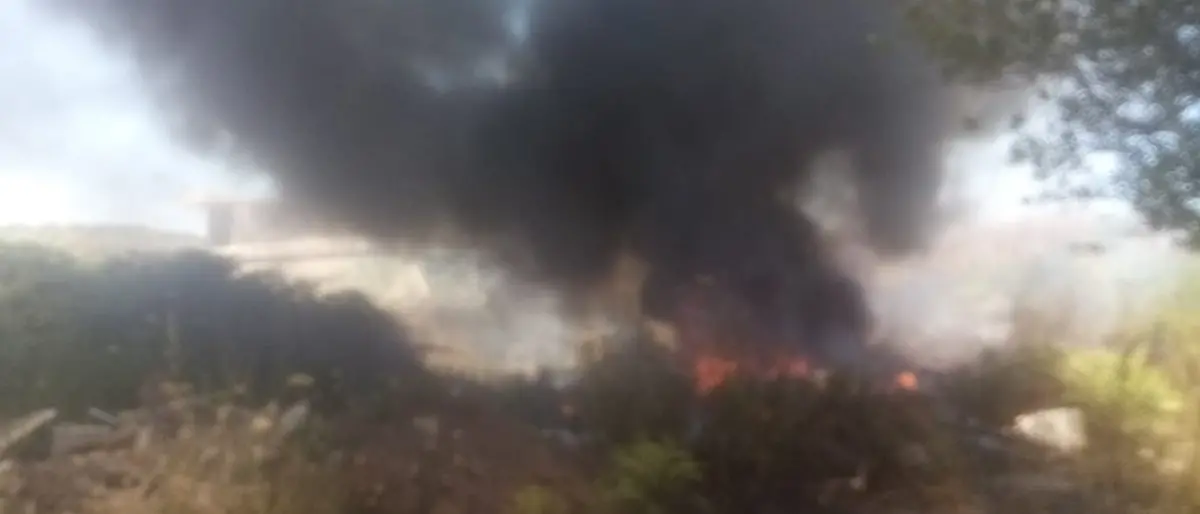 A fuoco deposito abusivo di pneumatici a San Gregorio d’Ippona
