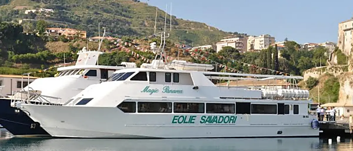 Dal porto di Vibo Marina riattivati i collegamenti in motonave con le Eolie