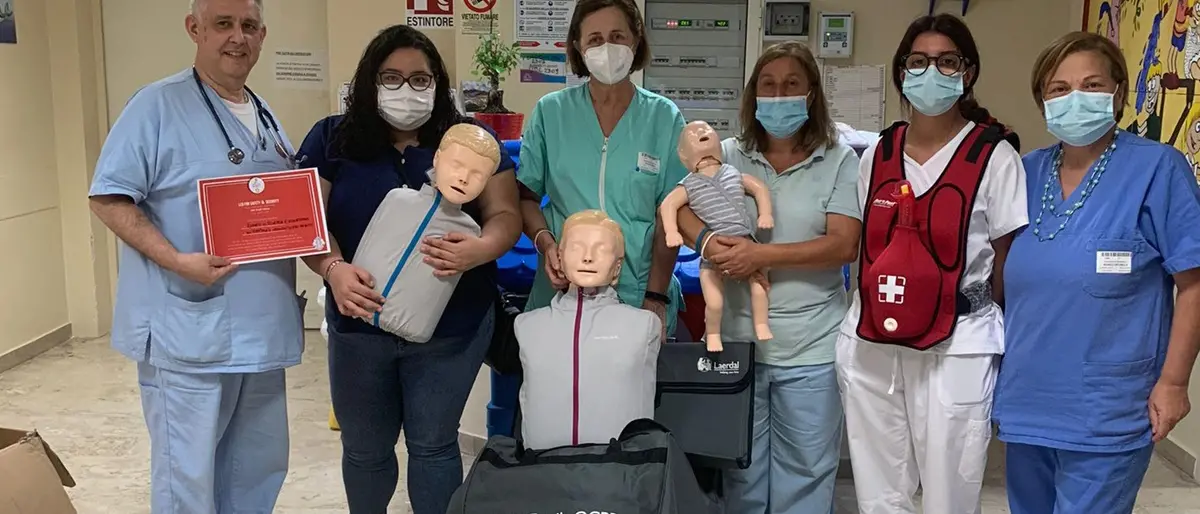 Ospedale di Vibo, Pediatria: il Leo Club dona al reparto un kit di attrezzature