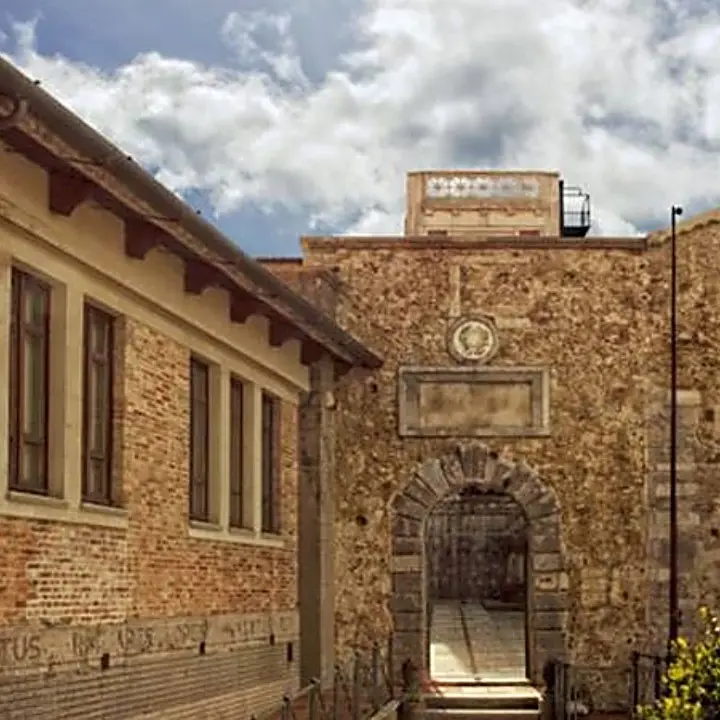 Vibo, Consiglio comunale straordinario, l'assemblea: «Salvare il Sistema Bibliotecario»