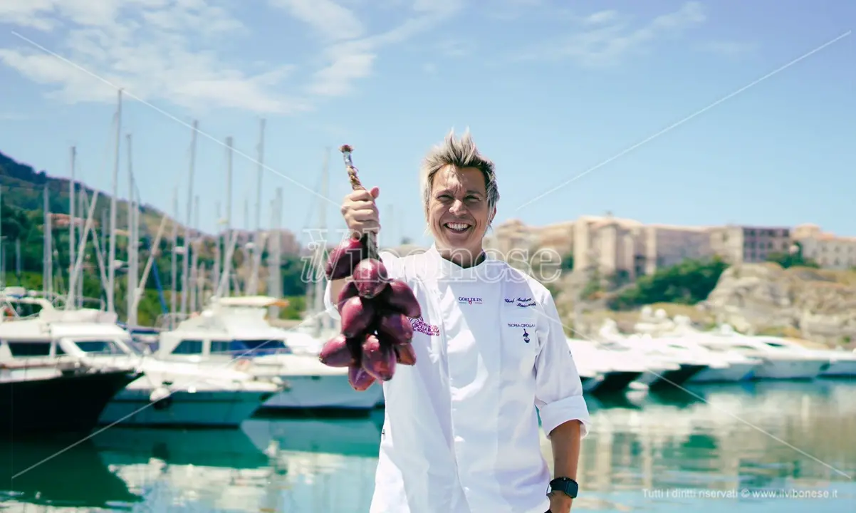 I piatti e l'arte dello chef Mainardi al Tropea cipolla party - Intervista