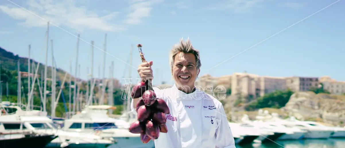 I piatti e l'arte dello chef Mainardi al Tropea cipolla party - Intervista