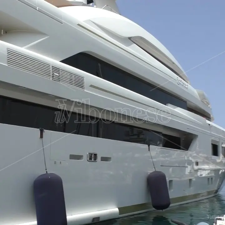 Vibo Marina, il Covid non ferma le imbarcazioni di lusso -Video