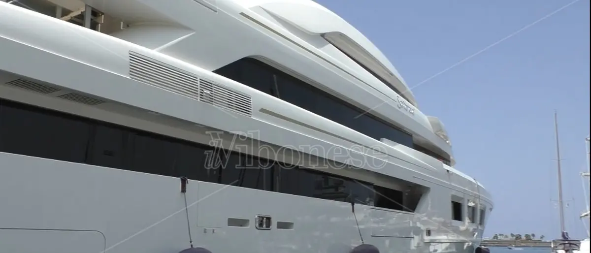 Vibo Marina, il Covid non ferma le imbarcazioni di lusso -Video