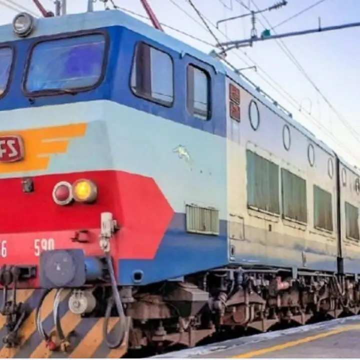 Parte il Treno degli dei alla scoperta dell'affascinante costa calabrese -Video