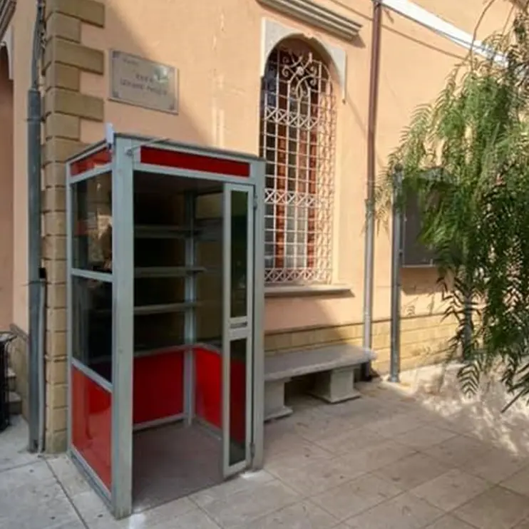 A Gerocarne arriva “Leggicom”, la cabina telefonica che fa da biblioteca