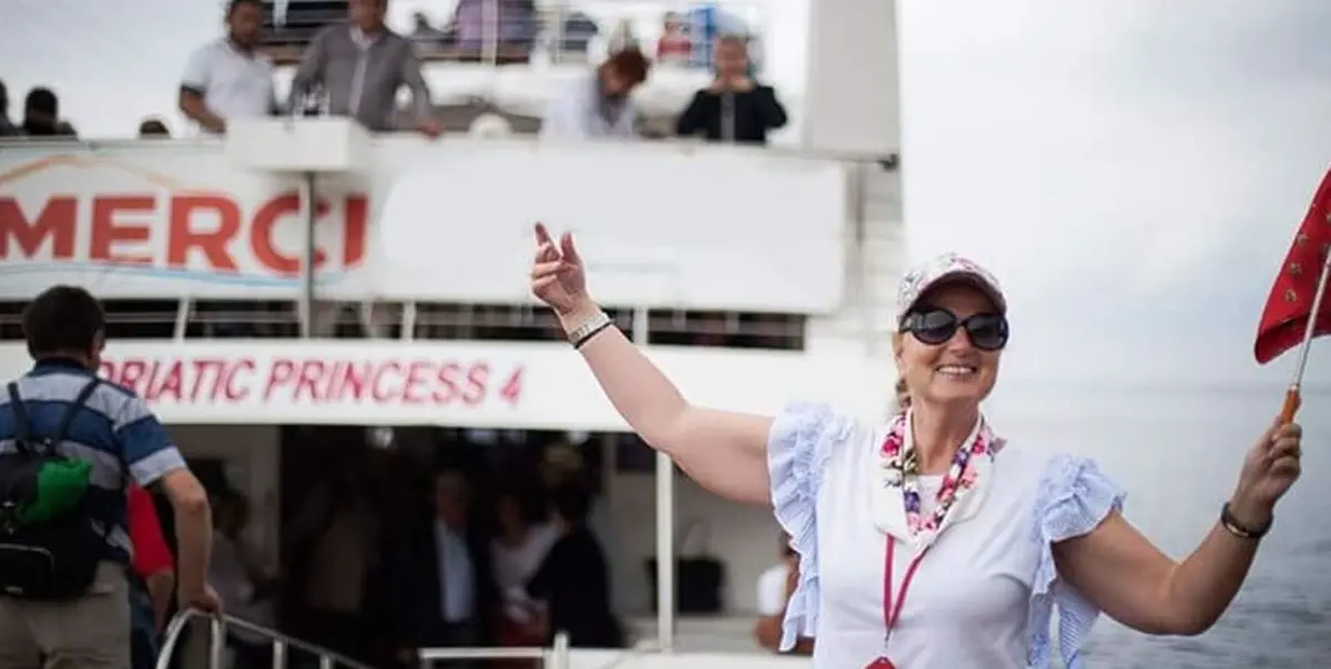 Ferragosto da sold out per le Eolie, pienone al porto di Vibo Marina