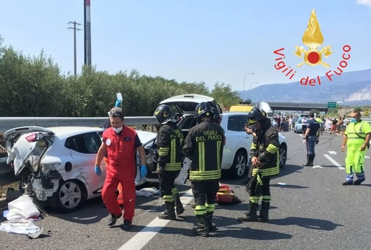 Incidente in autostrada tra Lamezia e Pizzo, intervenuto l'elisoccorso