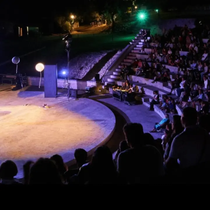 Ricadi, numeri da record per la V edizione di “Avvistamenti teatrali”: 1500 ospiti in 7 eventi -VIDEO
